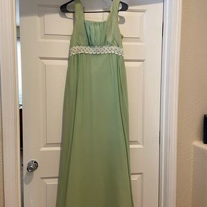 Pale green vintage tank style dress size 6. Semi formal